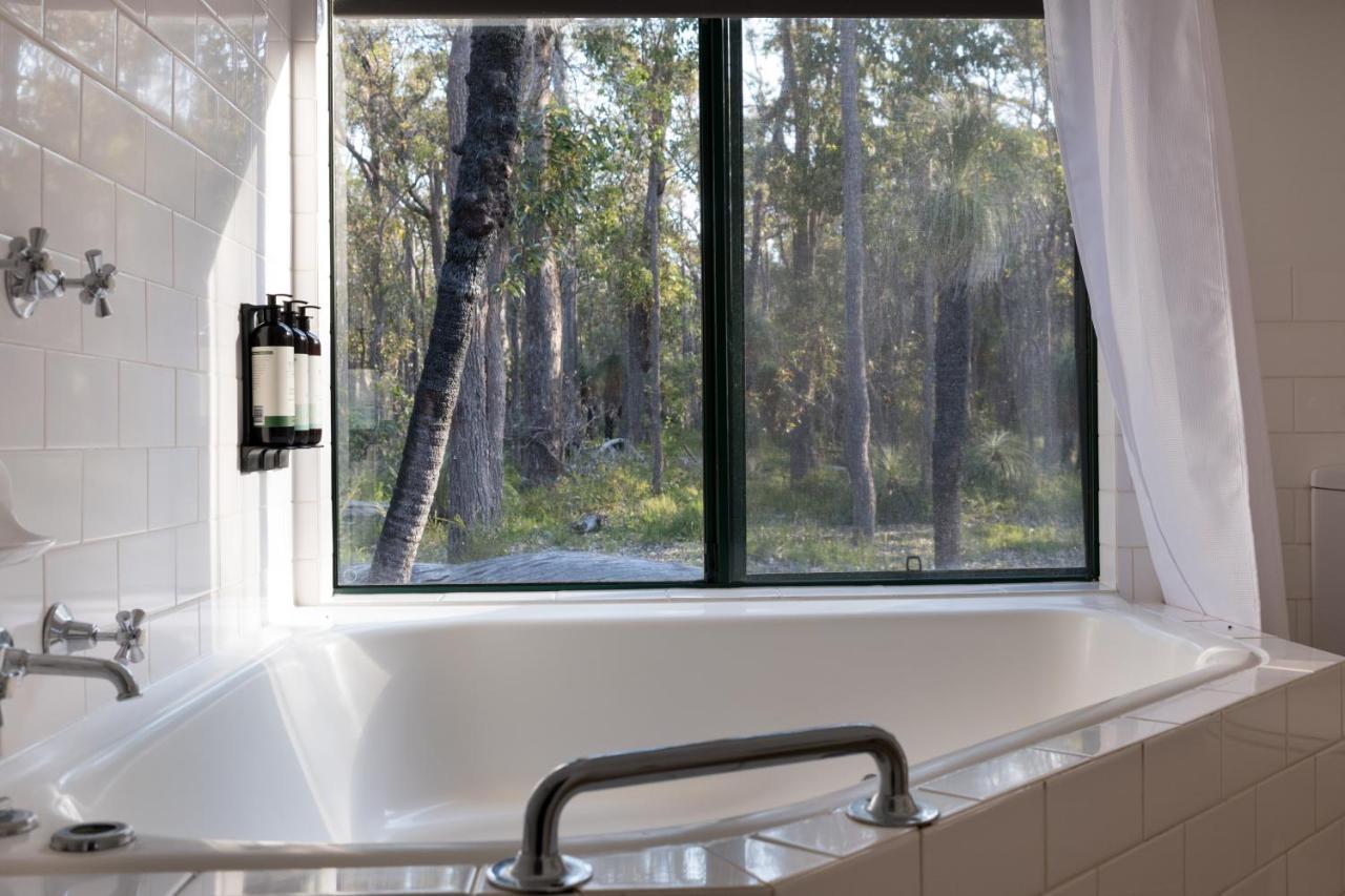 Island Brook Estate Vineyard And Chalets Yelverton Екстер'єр фото