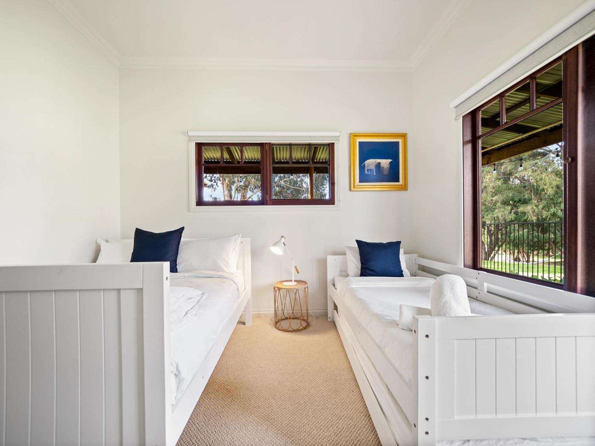 Island Brook Estate Vineyard And Chalets Yelverton Екстер'єр фото