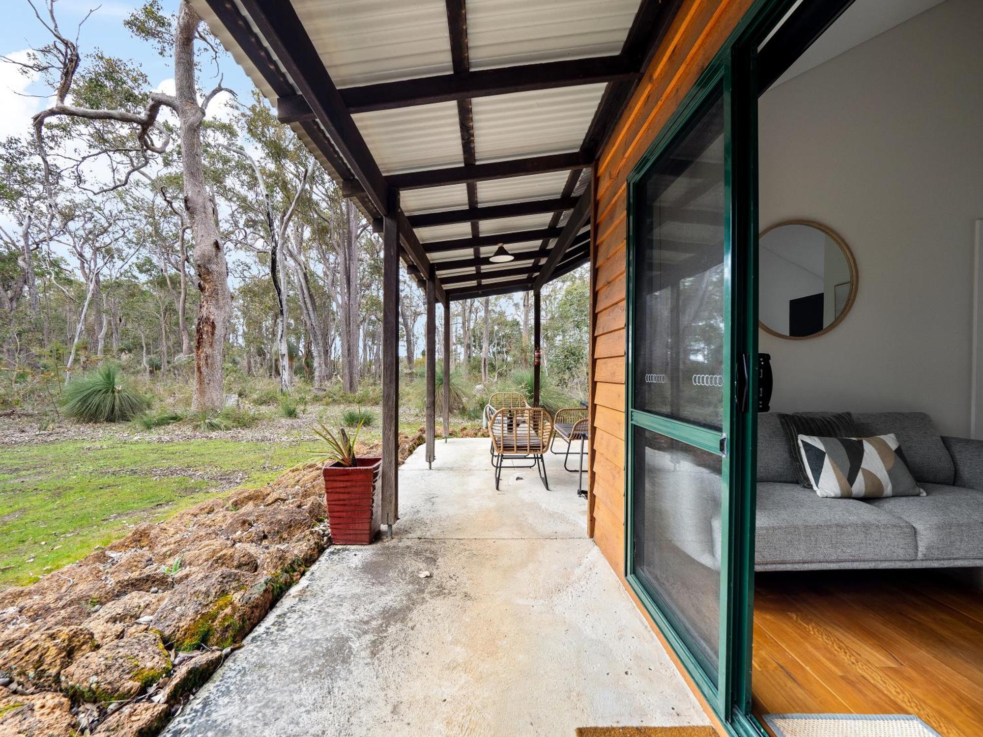 Island Brook Estate Vineyard And Chalets Yelverton Екстер'єр фото