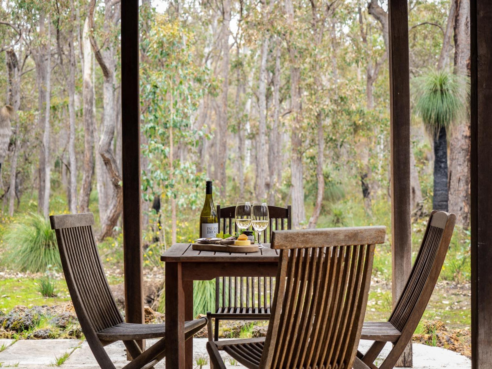Island Brook Estate Vineyard And Chalets Yelverton Екстер'єр фото