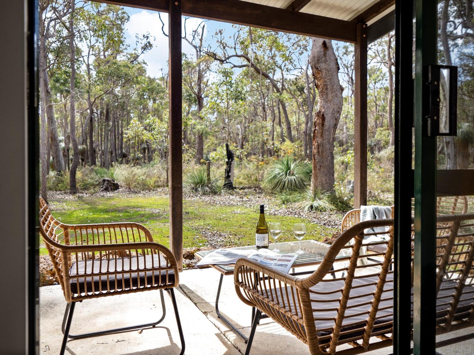 Island Brook Estate Vineyard And Chalets Yelverton Екстер'єр фото